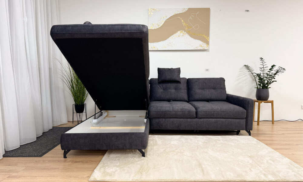 Alternative view of Diivanvoodi Santiago