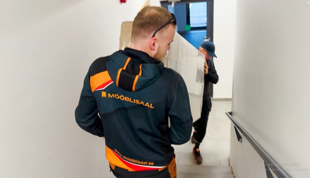 Mööblisaali diivani või voodi transport ja paigaldus ja vana mööbli utiliseerimine kliendi kodus – täisteenus algusest lõpuni